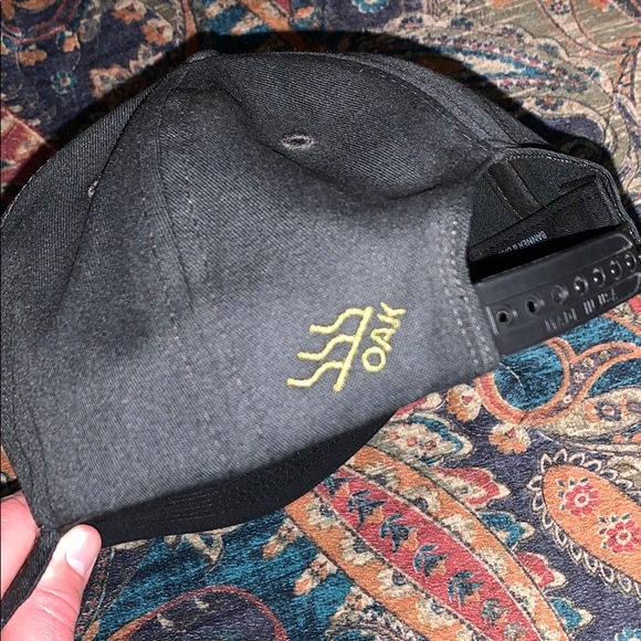 NWOT Banner & Oak SnapBack Hat - Picture 5 of 6
